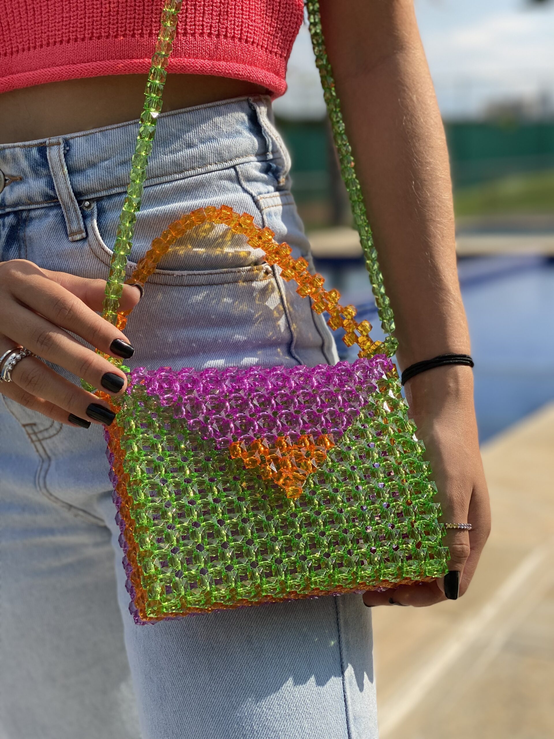 5B76B692-0061-4401-8209-D3EC88DE5DE3