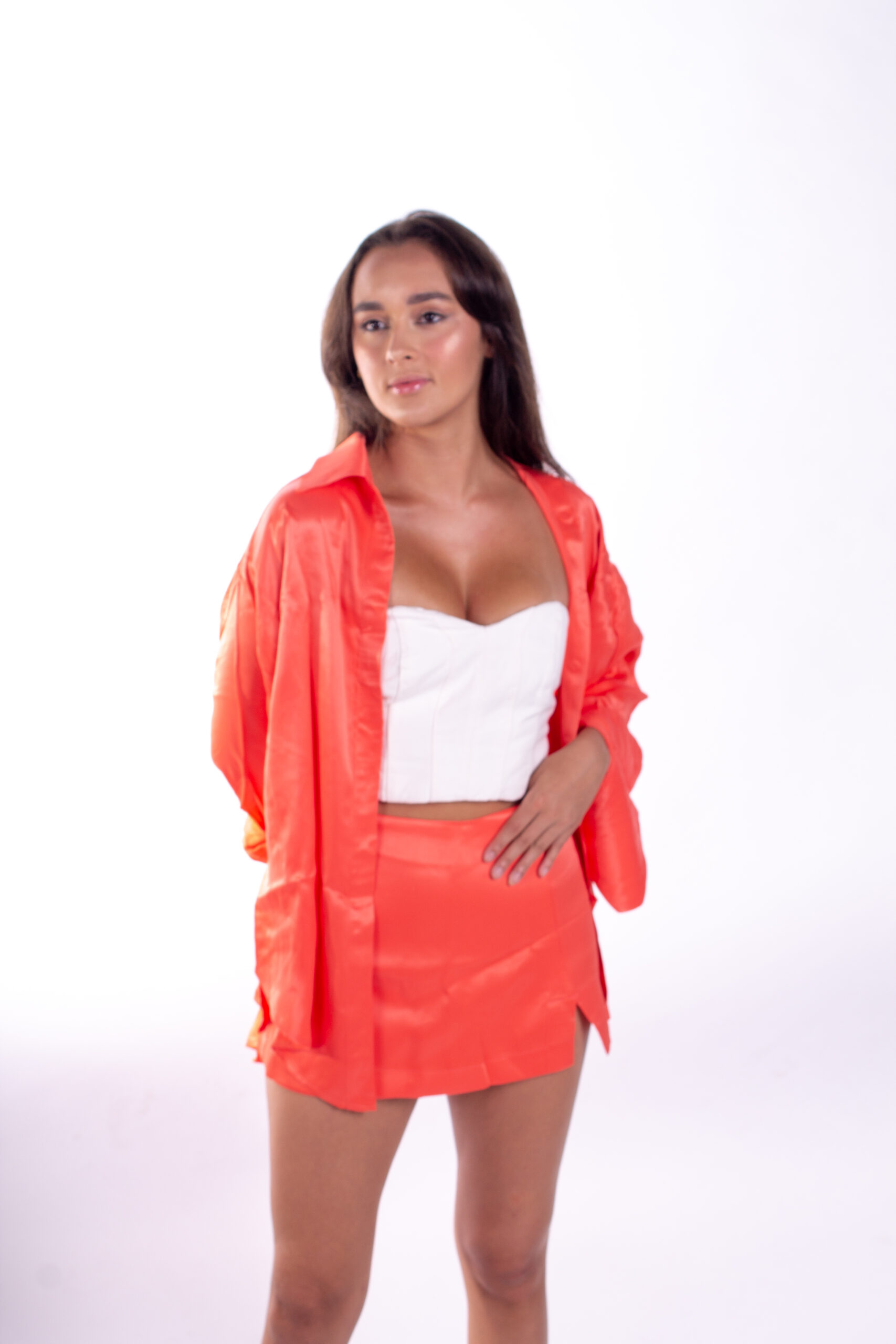 Short saia de cetim laranja