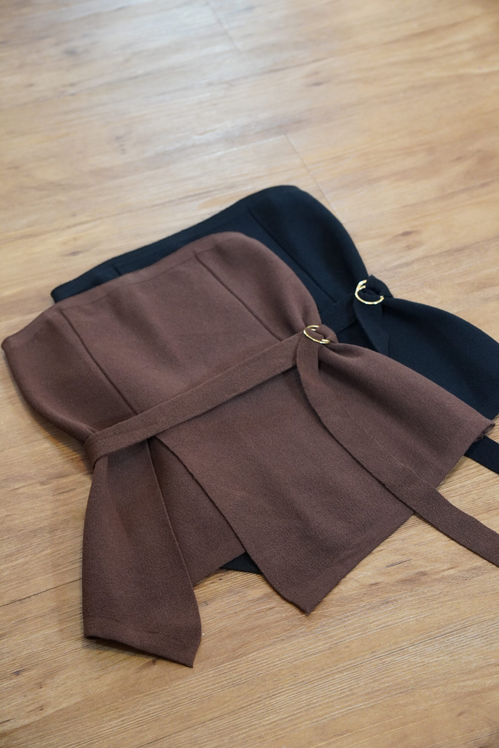 Blusa tricot c/ cinto marrom